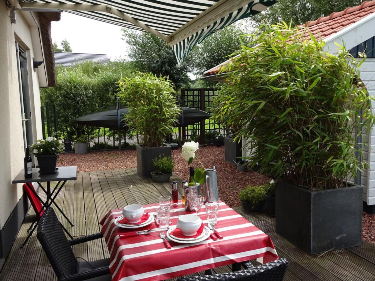 Attractive Holiday Home With Jetty Steendam Exterior foto