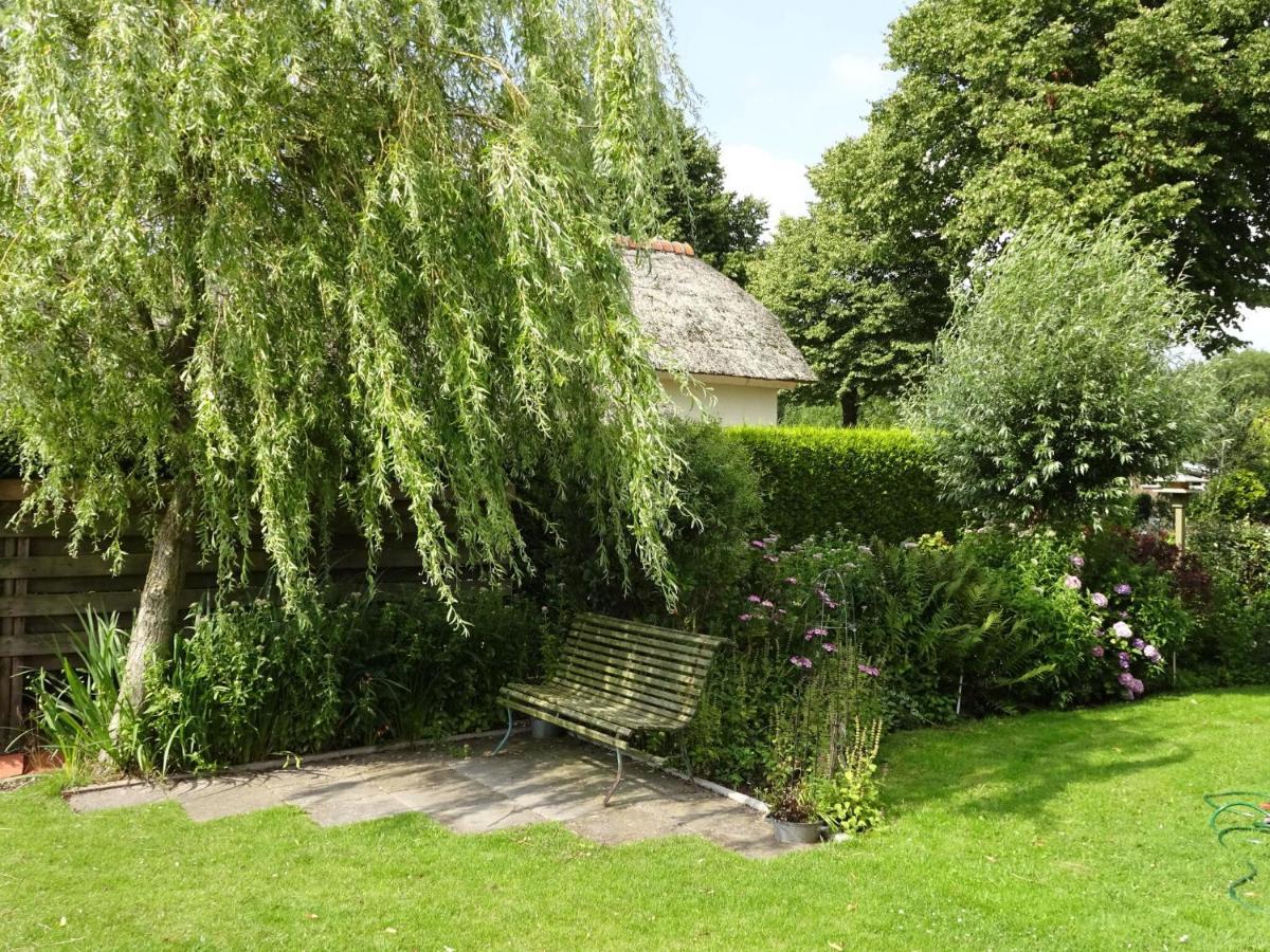 Attractive Holiday Home With Jetty Steendam Exterior foto