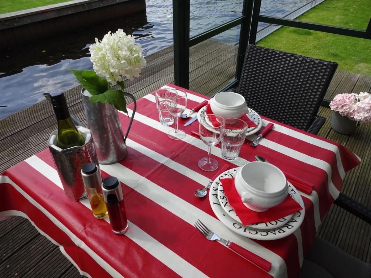 Attractive Holiday Home With Jetty Steendam Exterior foto