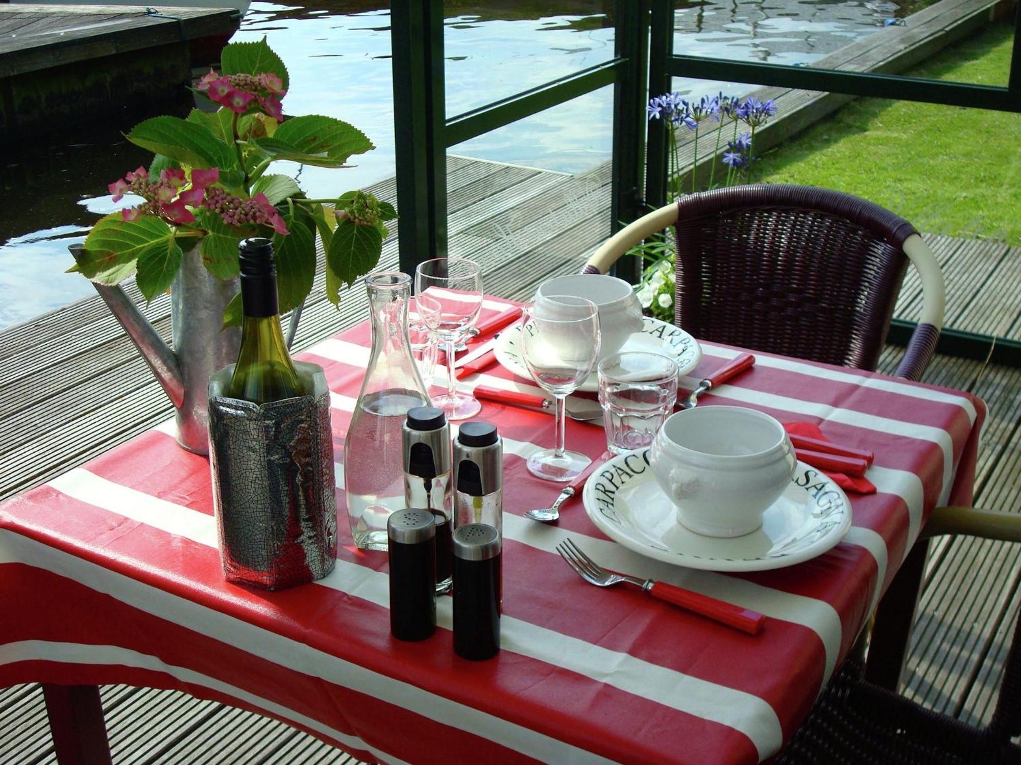 Attractive Holiday Home With Jetty Steendam Exterior foto